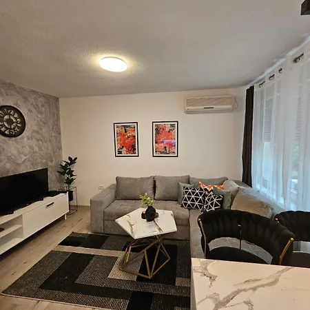 Center Luxury Mia Apartamento *